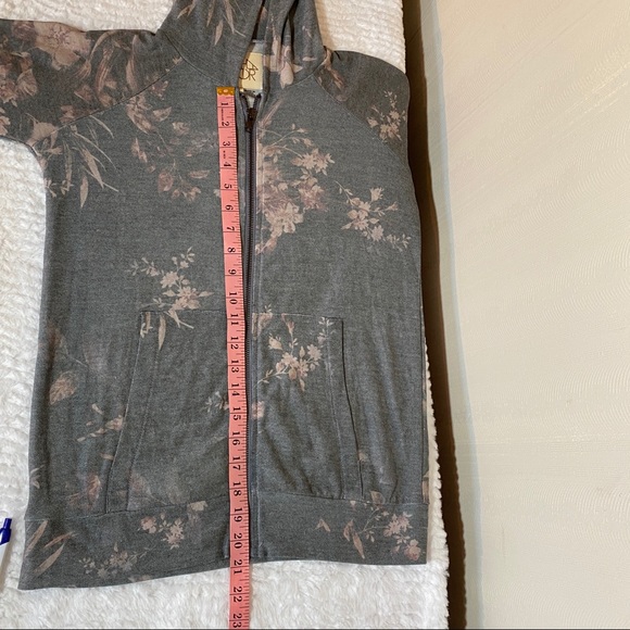 Chaser Evereve Cottagecore Floral Zip-Up Hoodie - Picture 8 of 13